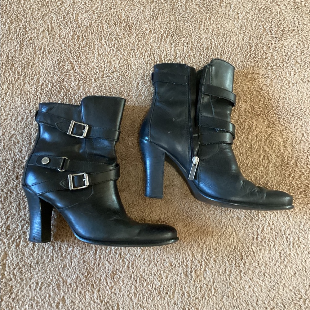 Lightly used women’s Harley Davidson sassy 3.5 heal.